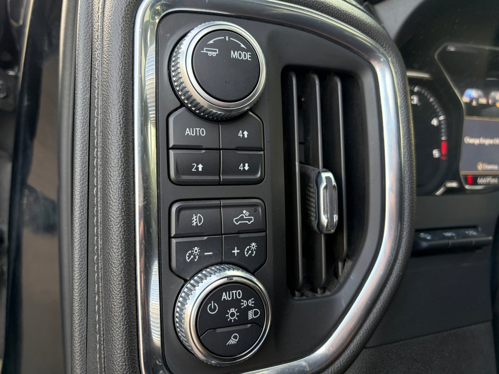 Used 2021 GMC Sierra 2500 Denali w/ Denali Ultimate Package AWD/4WD image 25