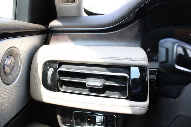 Used 2023 Lincoln Aviator Reserve w/ Equipment Group 201A image 9