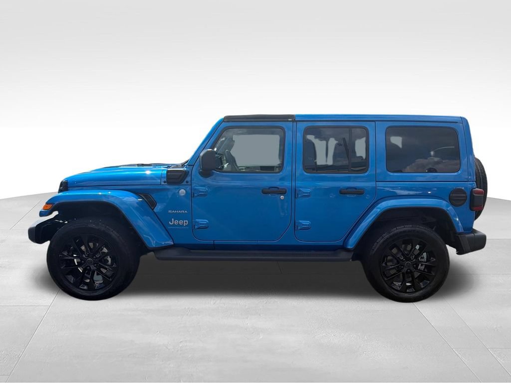 Used 2024 Jeep Wrangler Unlimited Sahara w/ Technology Group AWD/4WD image 4
