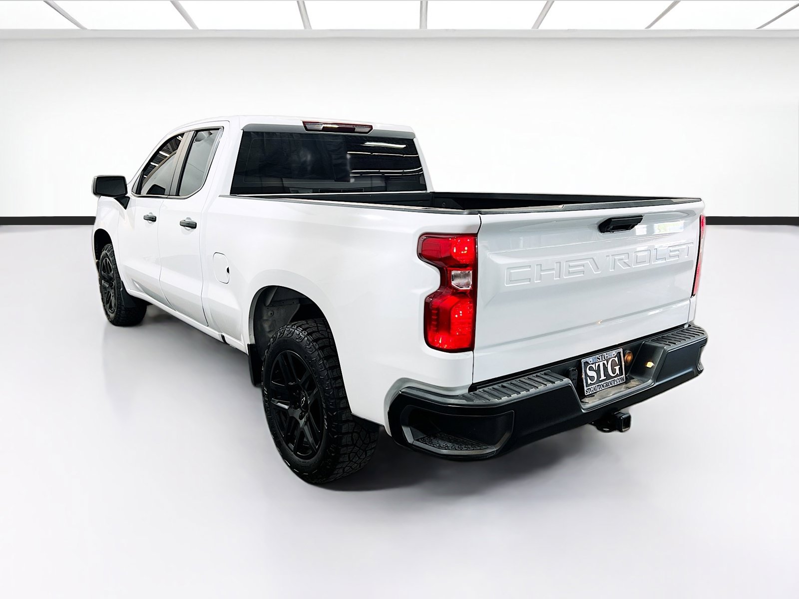 Used 2024 Chevrolet Silverado 1500 W/T w/ Trailering Package AWD/4WD image 6