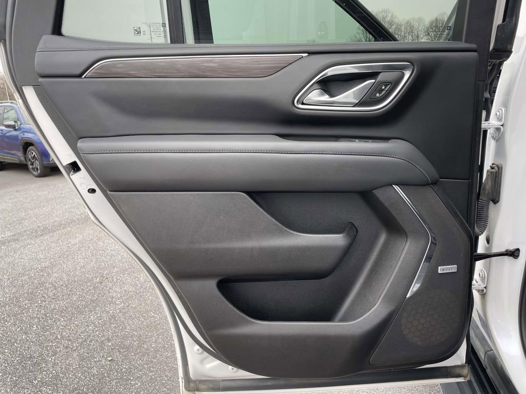 Used 2023 Chevrolet Tahoe LT w/ Luxury Package image 2