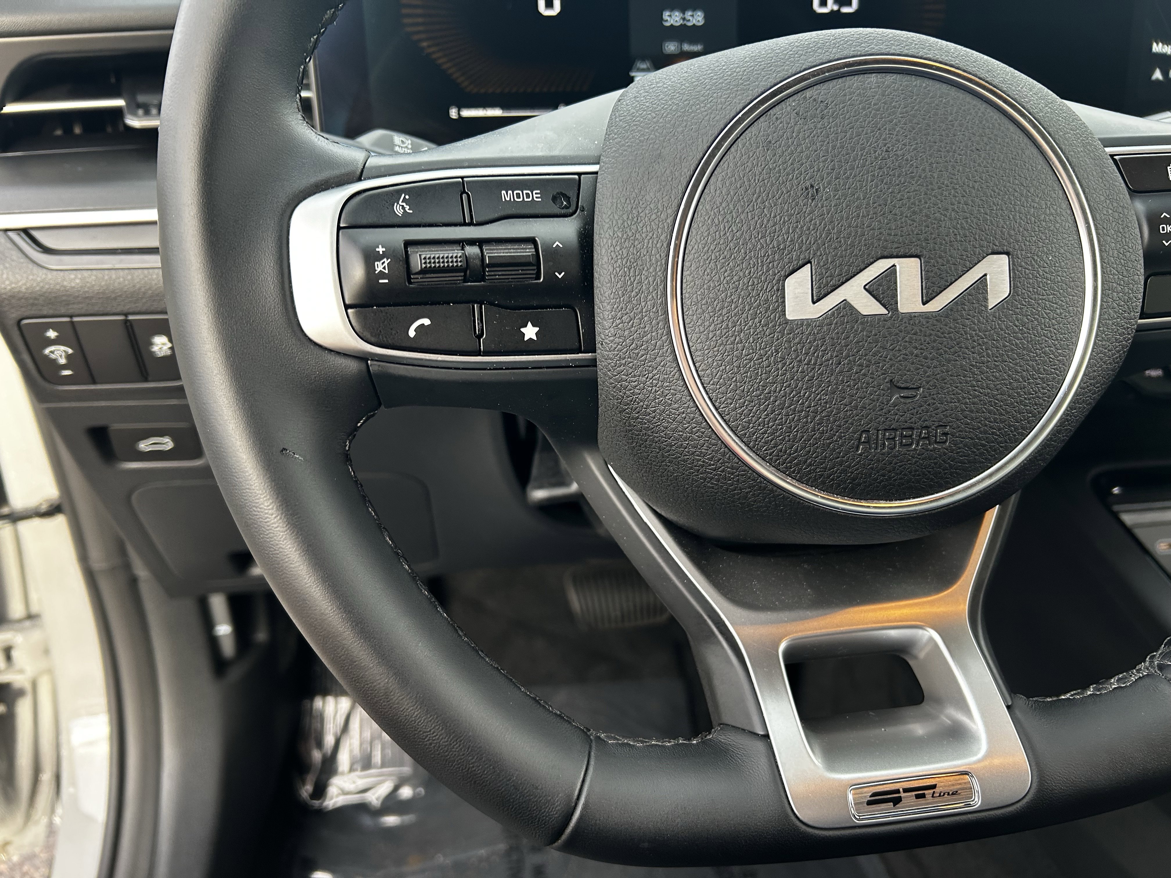 Used 2025 Kia K5 GT-Line image 23