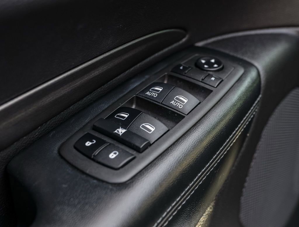 Used 2022 Dodge Durango SXT w/ Anodized Platinum Package image 15