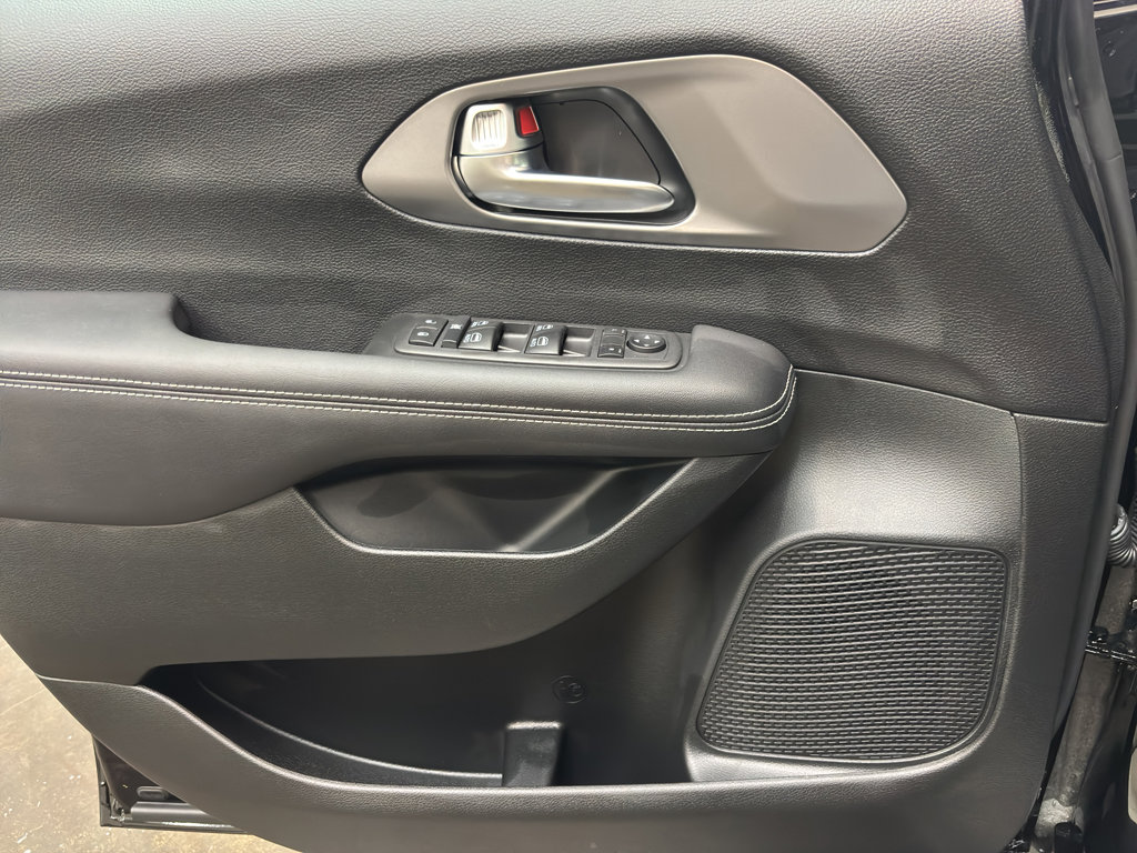 New 2026 Chrysler Voyager LX image 12