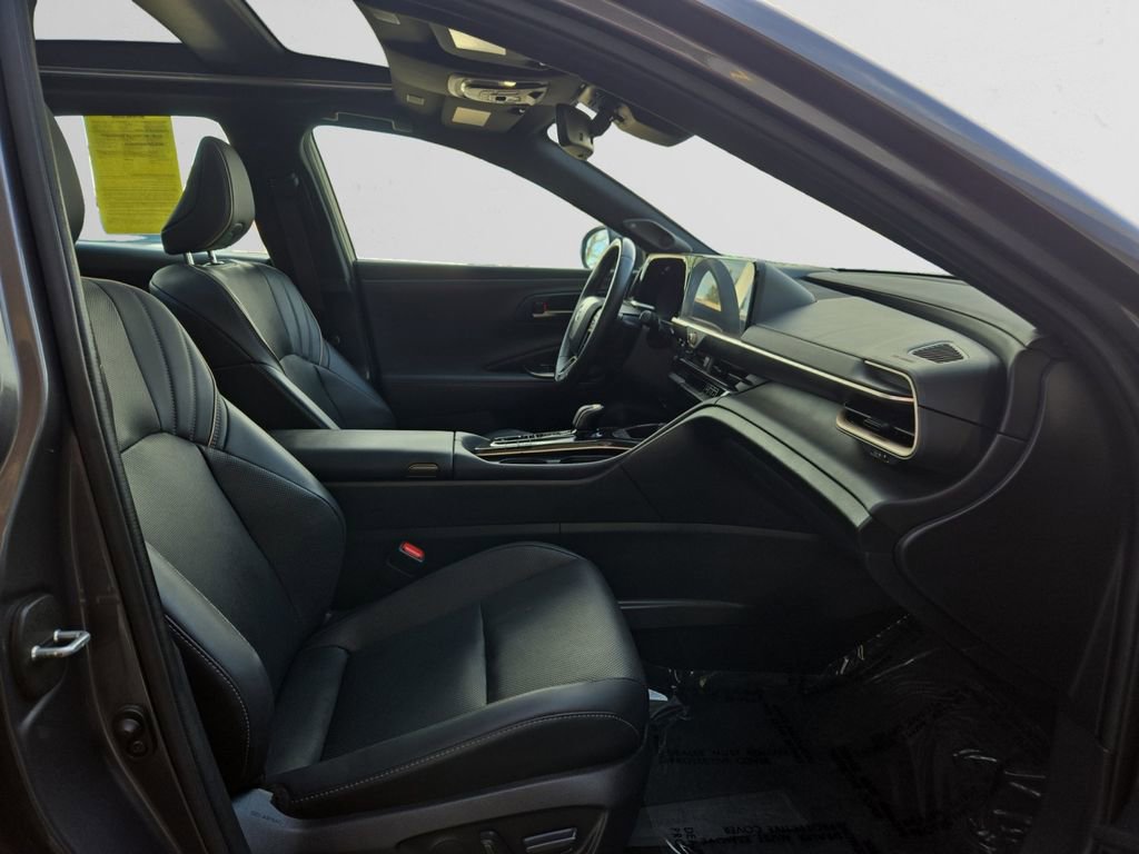 Used 2024 Toyota Crown Limited image 16