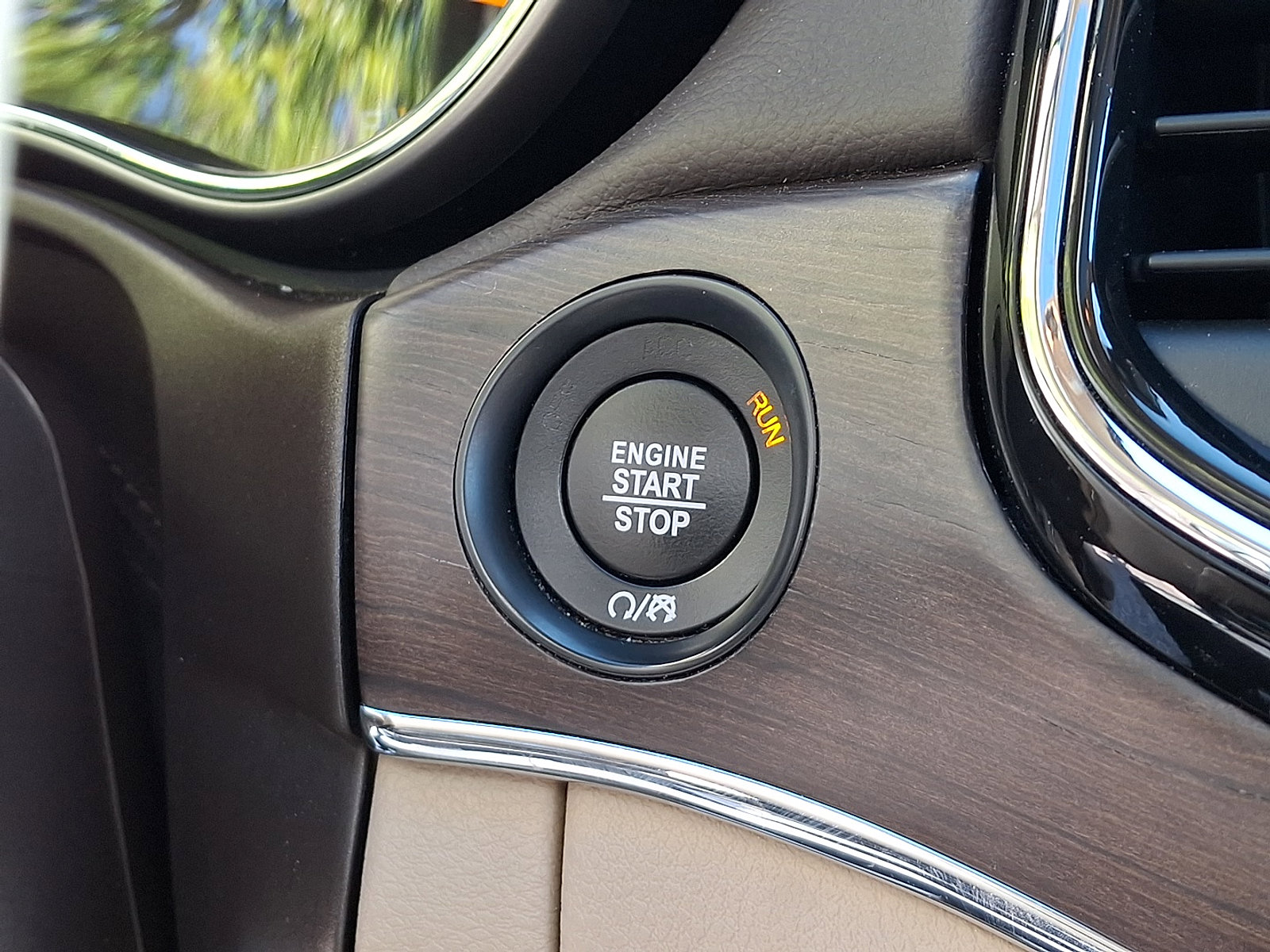 Used 2021 Jeep Grand Cherokee Overland image 25