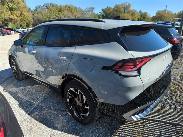 Used 2025 Kia Sportage SX image 3