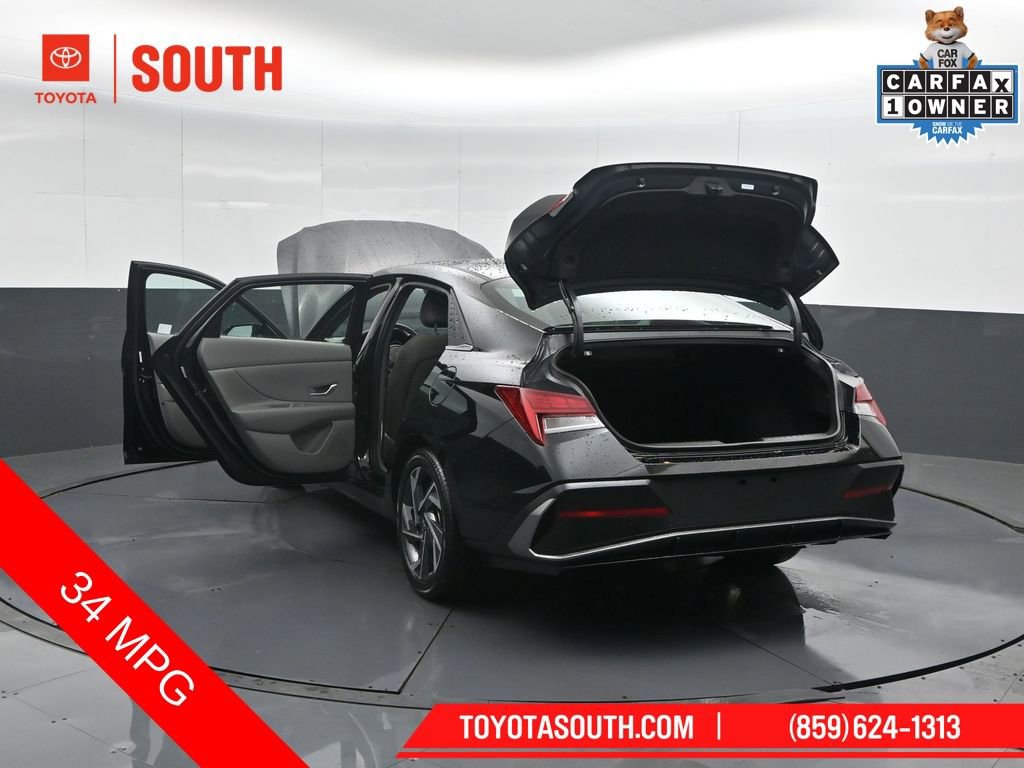 Used 2025 Hyundai Elantra SEL FWD image 57