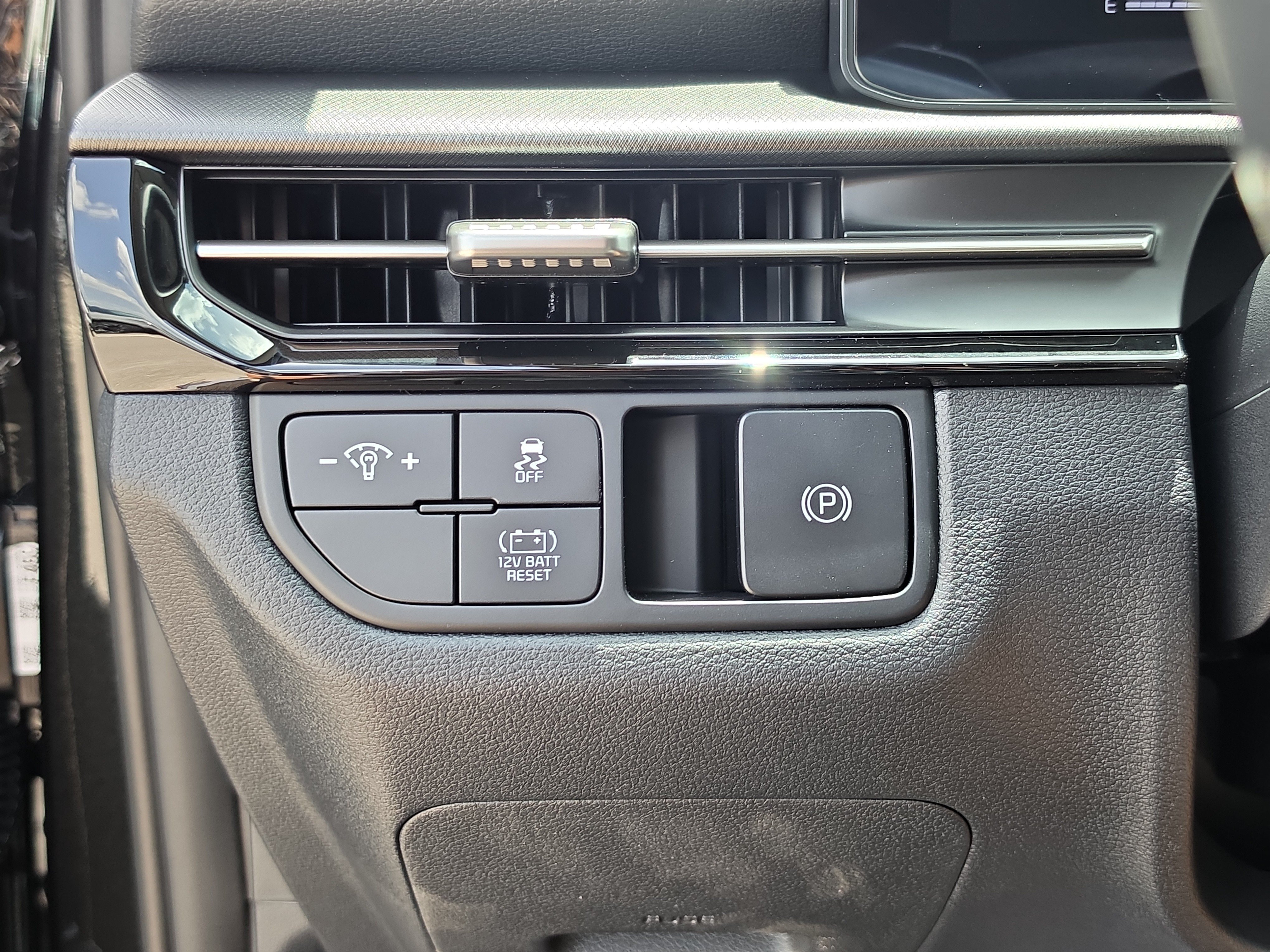 New 2027 Kia Sportage LX FWD image 27