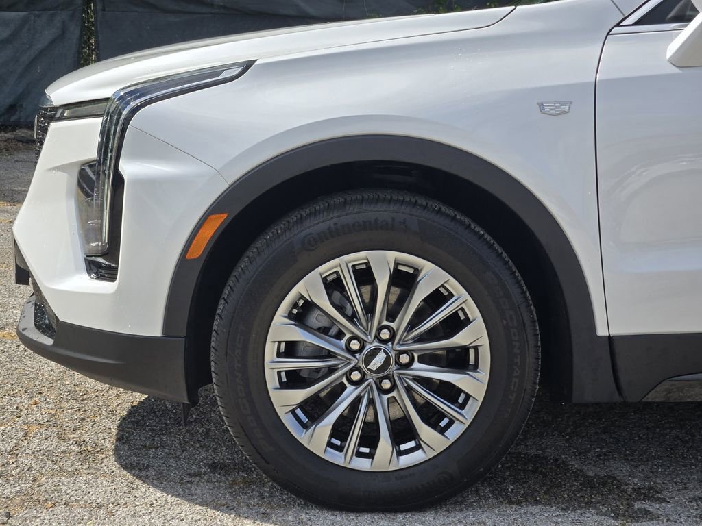Used 2025 Cadillac XT4 Premium Luxury image 13