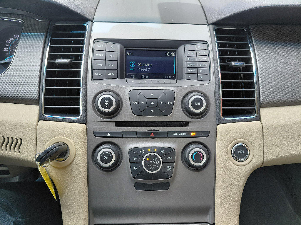Used 2018 Ford Taurus SE FWD image 20