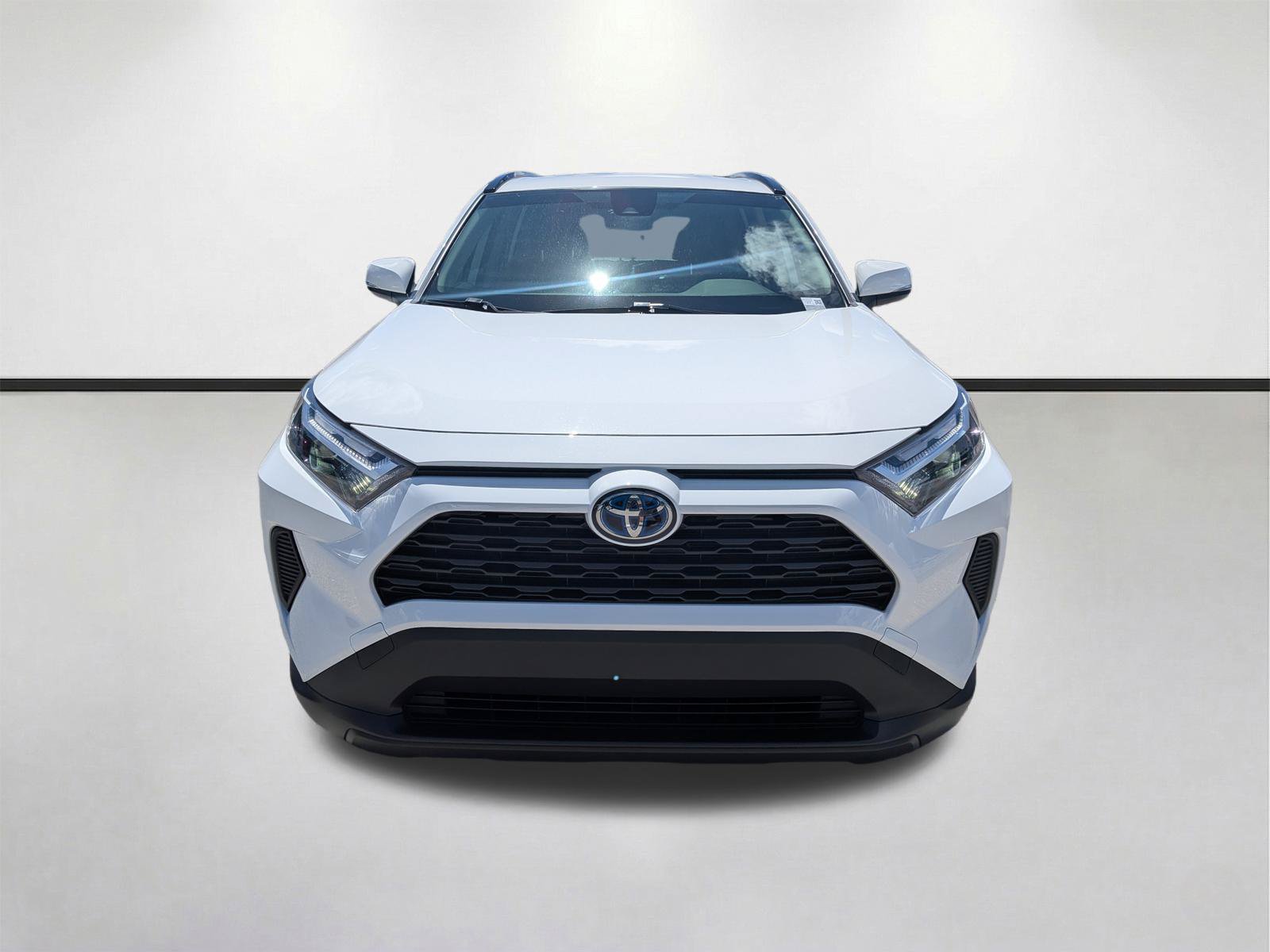 Used 2024 Toyota RAV4 XLE AWD/4WD image 9