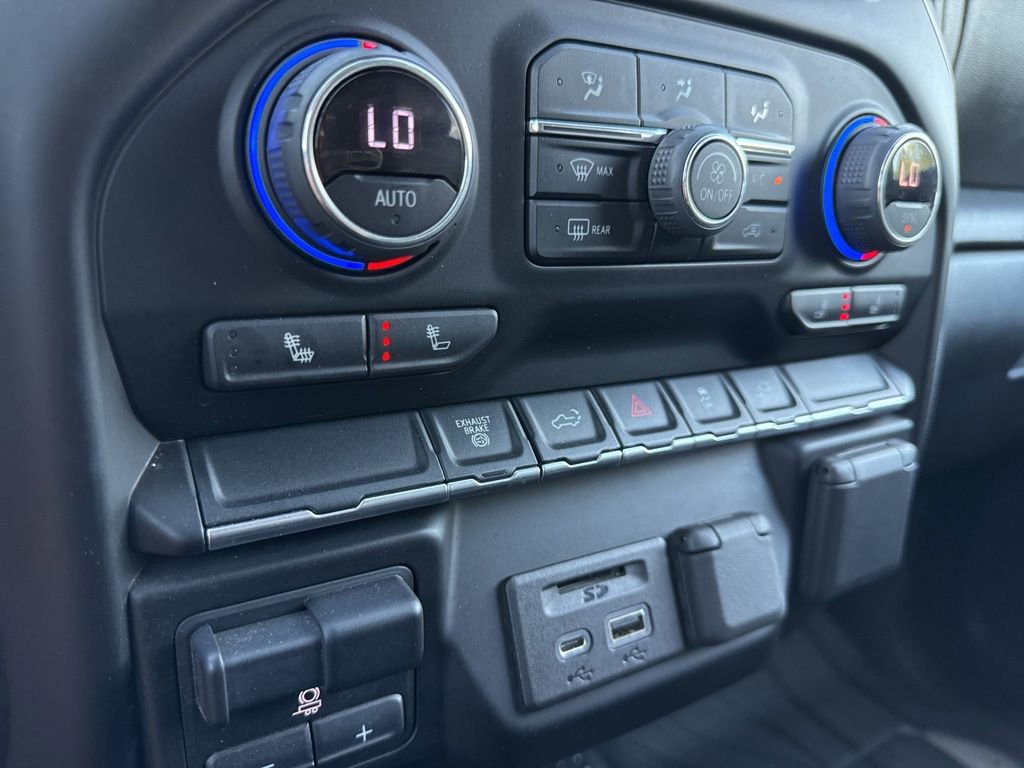 Used 2022 Chevrolet Silverado 2500 LTZ image 22