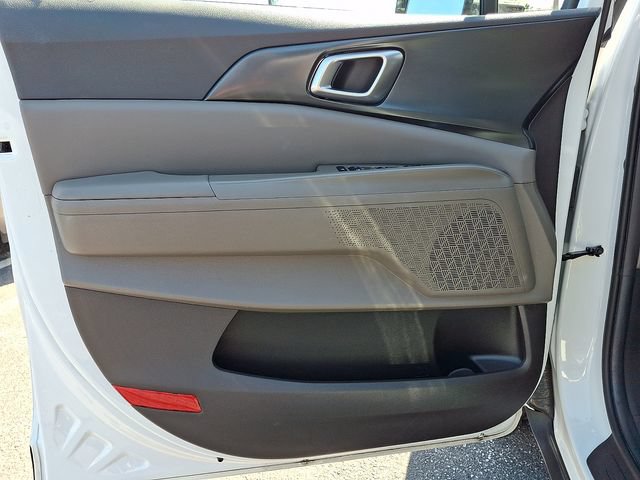 Certified 2026 Kia Carnival LXS FWD image 13