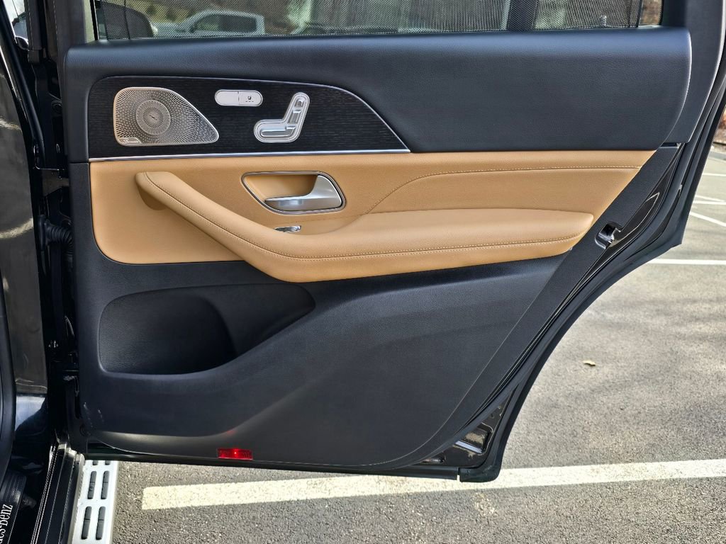 Used 2024 Mercedes-Benz GLS 450 4MATIC image 35