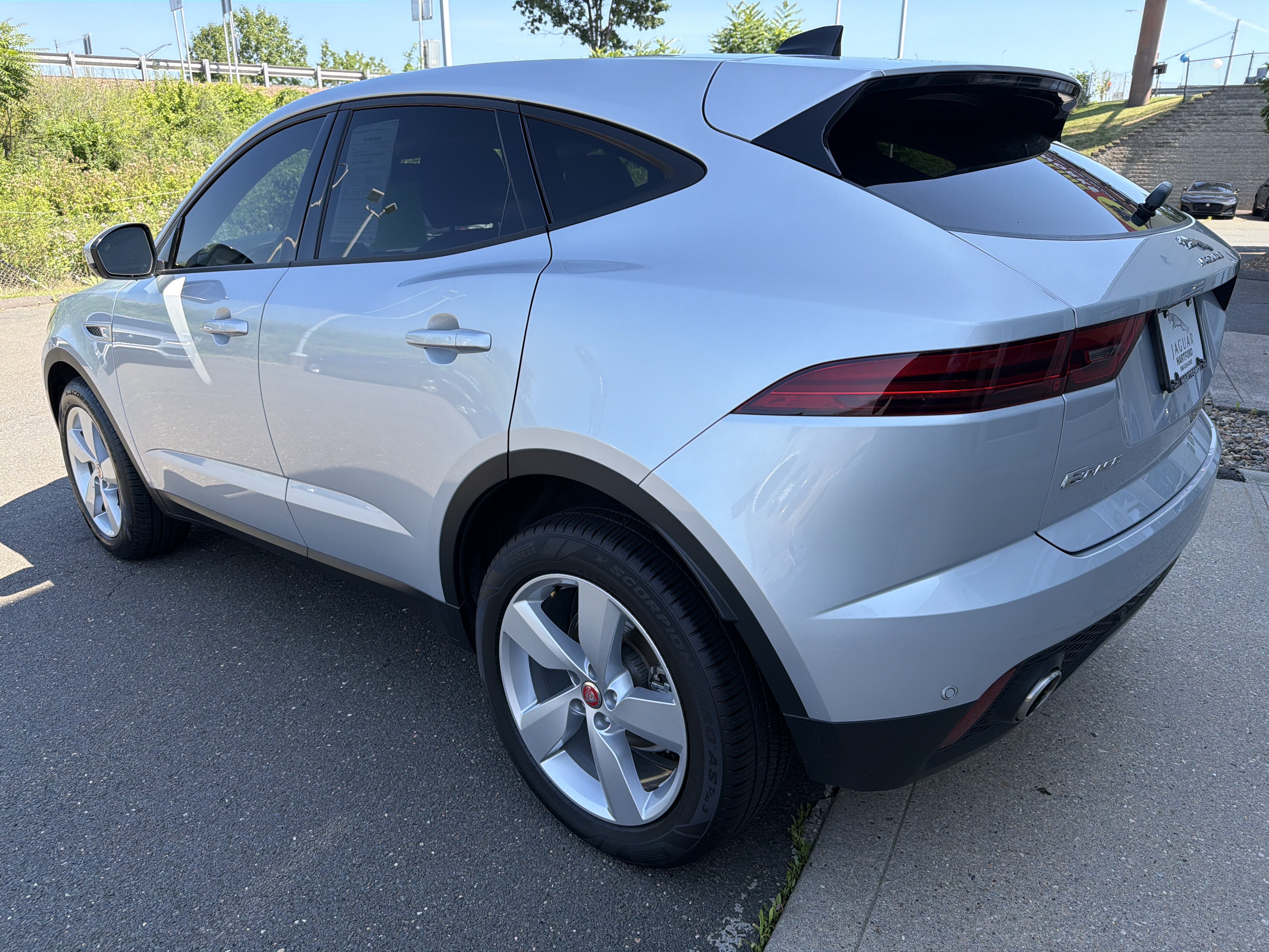 Used 2023 Jaguar E-PACE SE AWD/4WD image 5