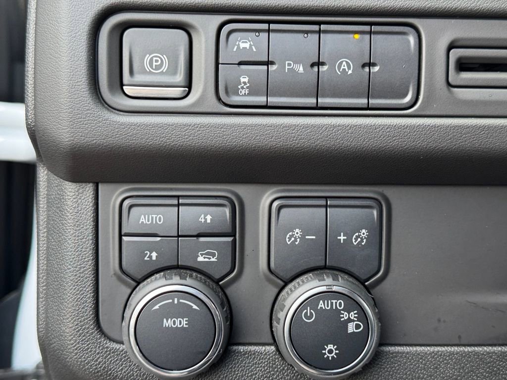 Used 2024 Chevrolet Suburban LT image 14