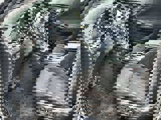 Used 2017 Chevrolet Malibu LT image 3