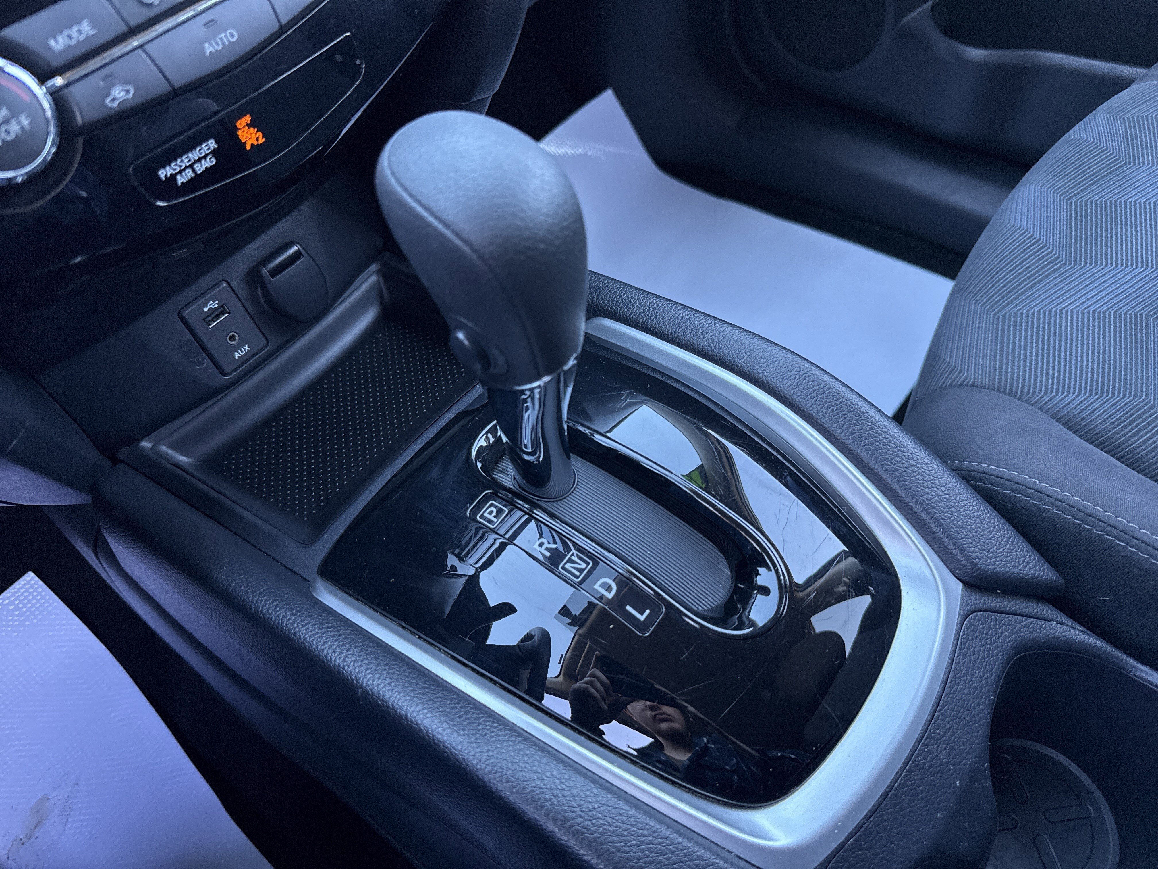 Used 2016 Nissan Rogue SV image 23