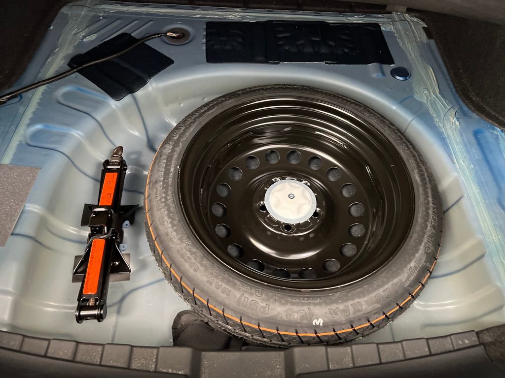 Used 2025 Nissan Sentra SV FWD image 29