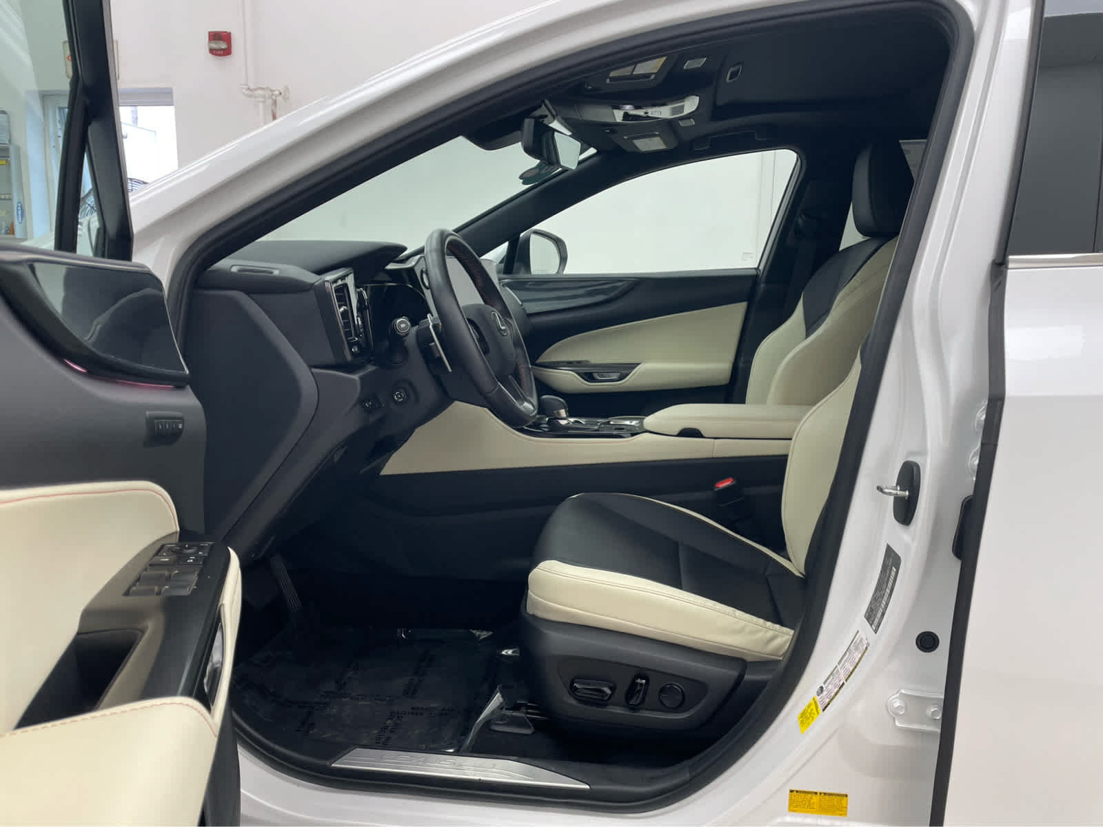 Used 2024 Lexus NX 350 AWD image 7
