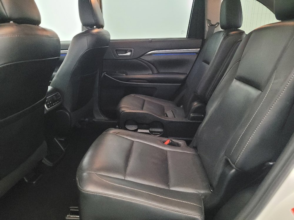 Used 2019 Toyota Highlander Limited Platinum w/ Carpet Mat Package (TMS) image 18