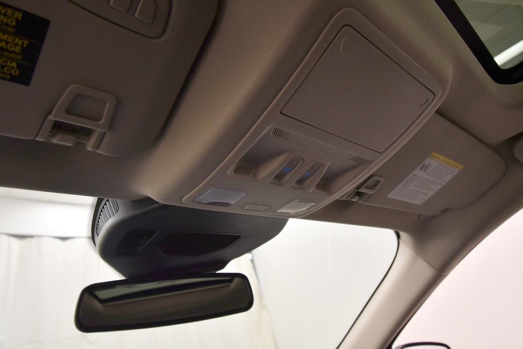 Used 2020 Ford Escape Titanium w/ Titanium Premium Package 2.0 image 29