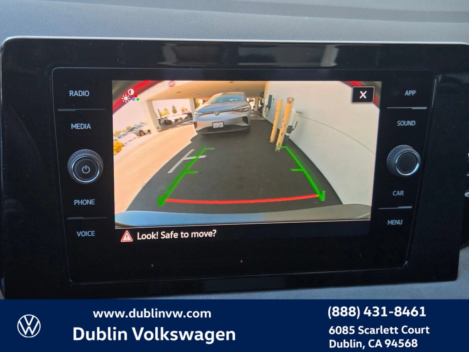 Certified 2025 Volkswagen Jetta SE FWD image 15