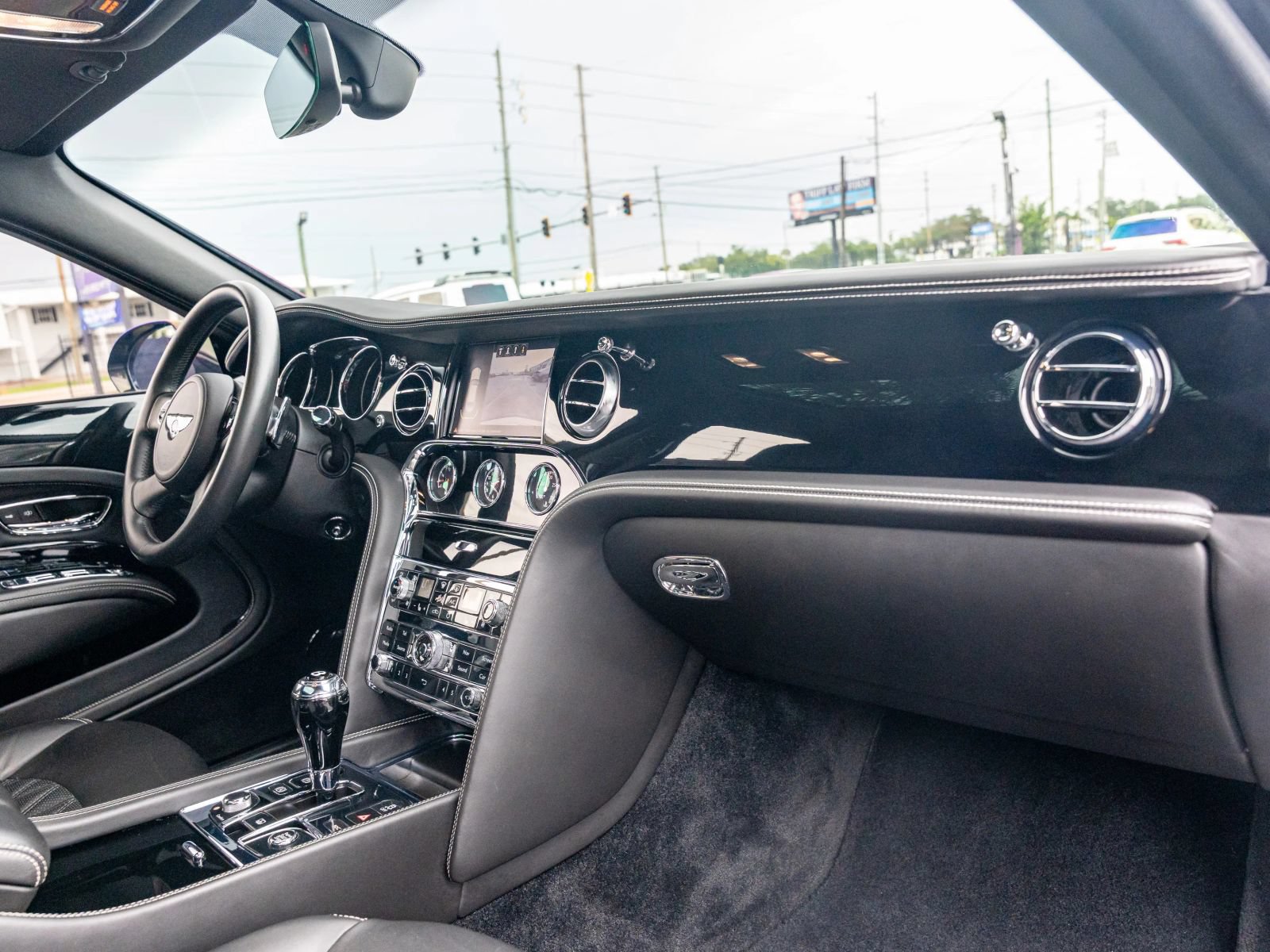 Used 2017 Bentley Mulsanne RWD image 39