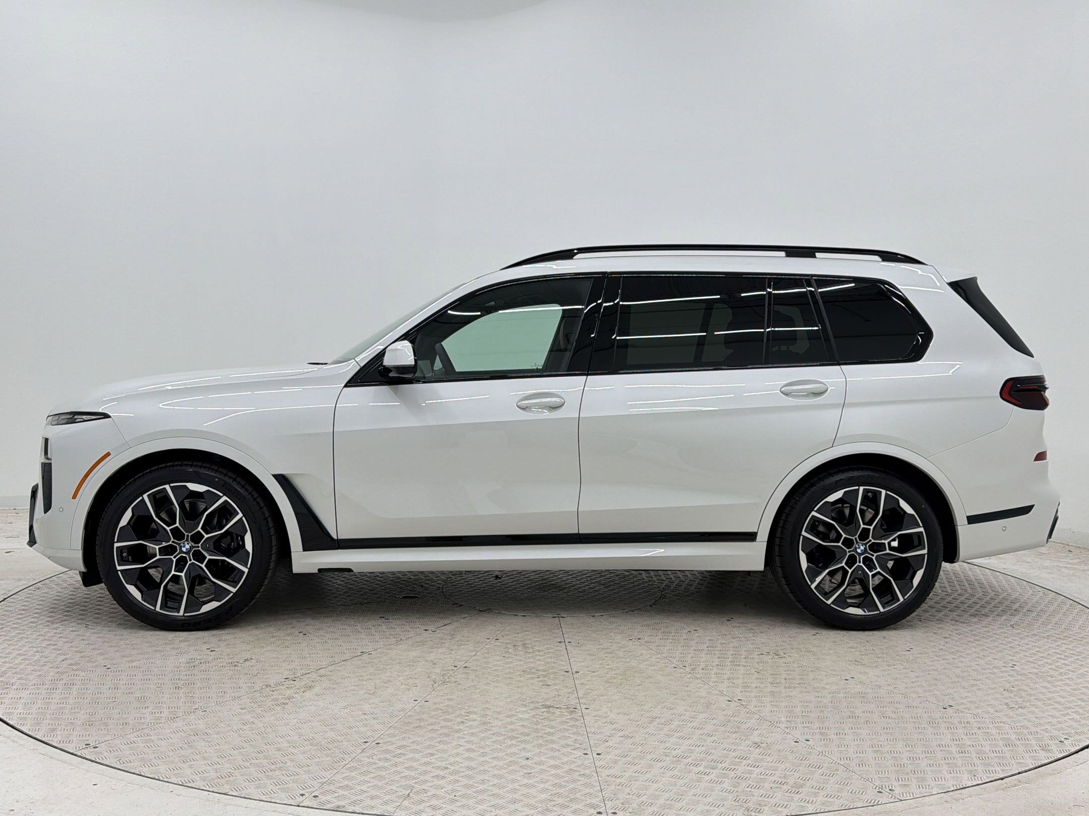 New 2026 BMW X7 xDrive40i image 2