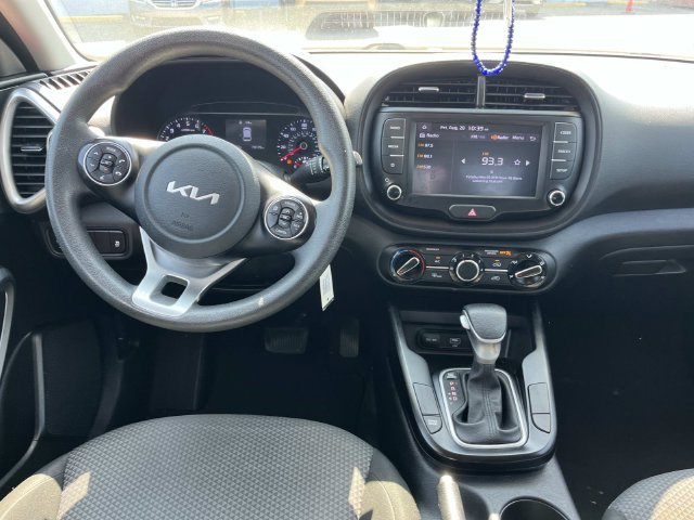Used 2022 Kia Soul LX FWD image 13
