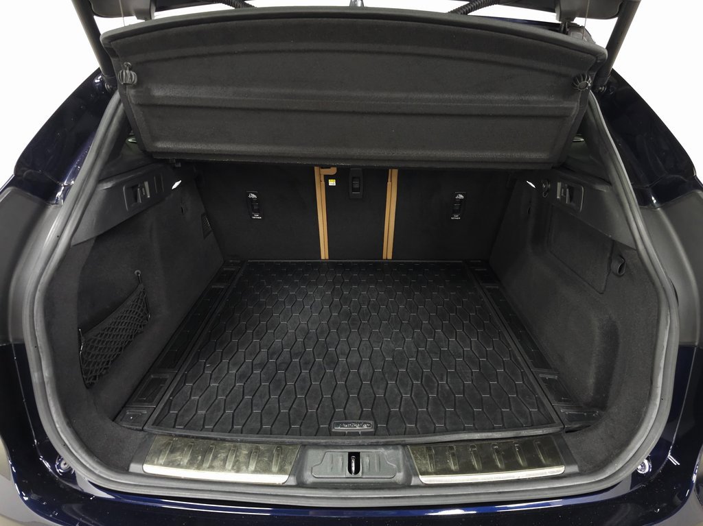 Used 2022 Jaguar F-PACE S image 6