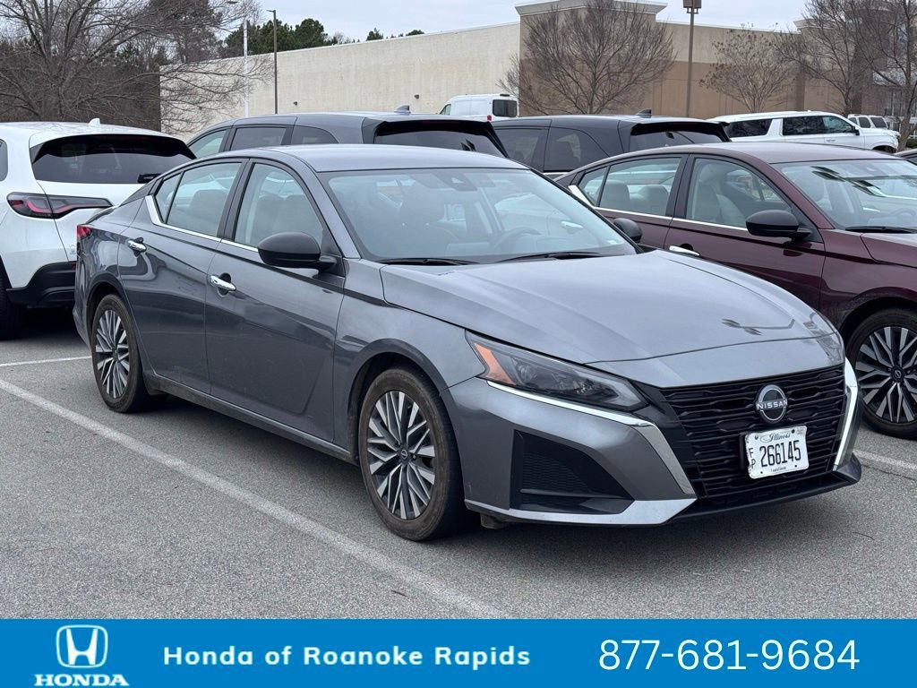 Used 2024 Nissan Altima 2.5 SV image 3