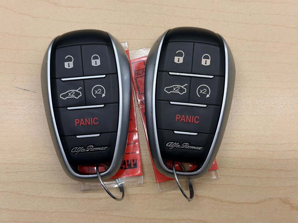 Used 2017 Alfa Romeo Giulia Ti w/ TI 19" Sport Package image 39