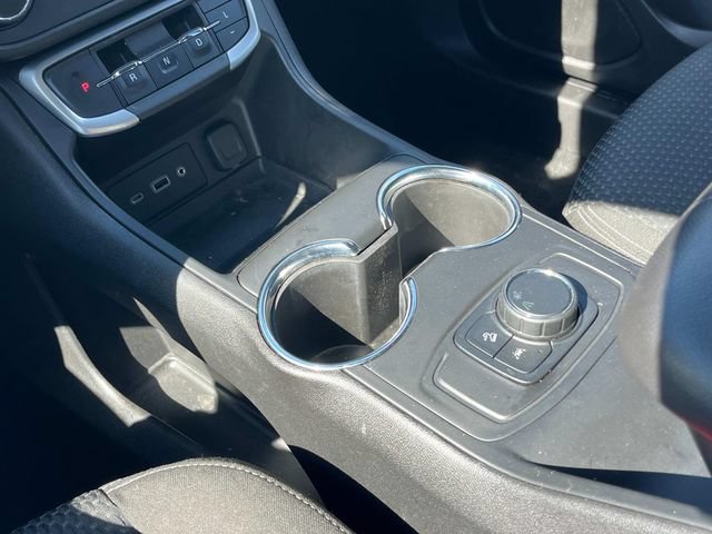 Used 2023 GMC Terrain SLE w/ LPO, Floor Liner Package FWD image 33