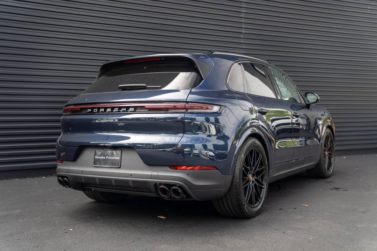 New 2026 Porsche Cayenne S AWD/4WD image 11