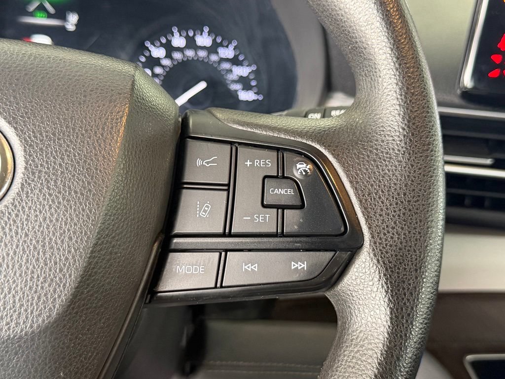 Certified 2022 Toyota Sienna LE AWD/4WD image 26