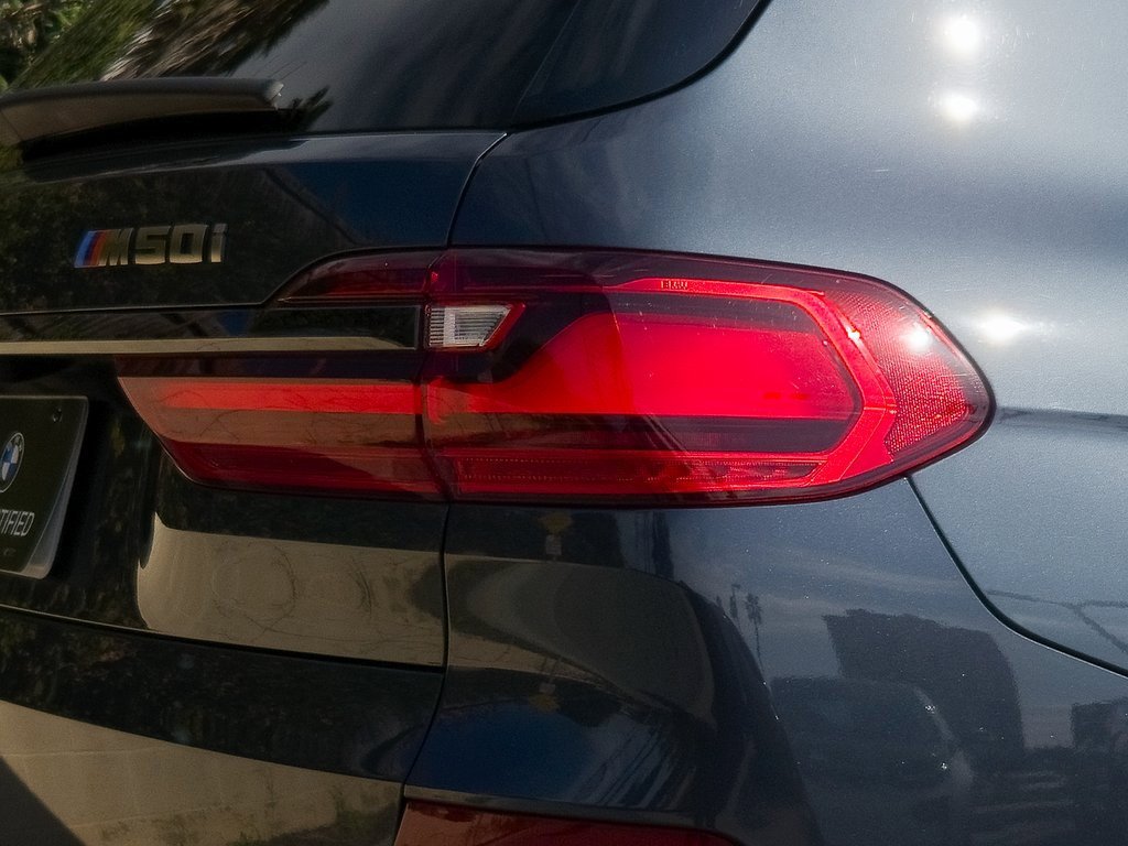 Certified 2022 BMW X7 M50i image 7