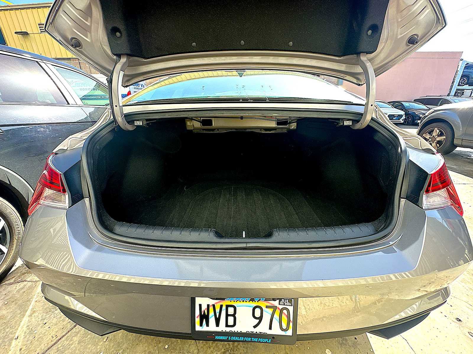 Used 2023 Hyundai Elantra Blue image 19