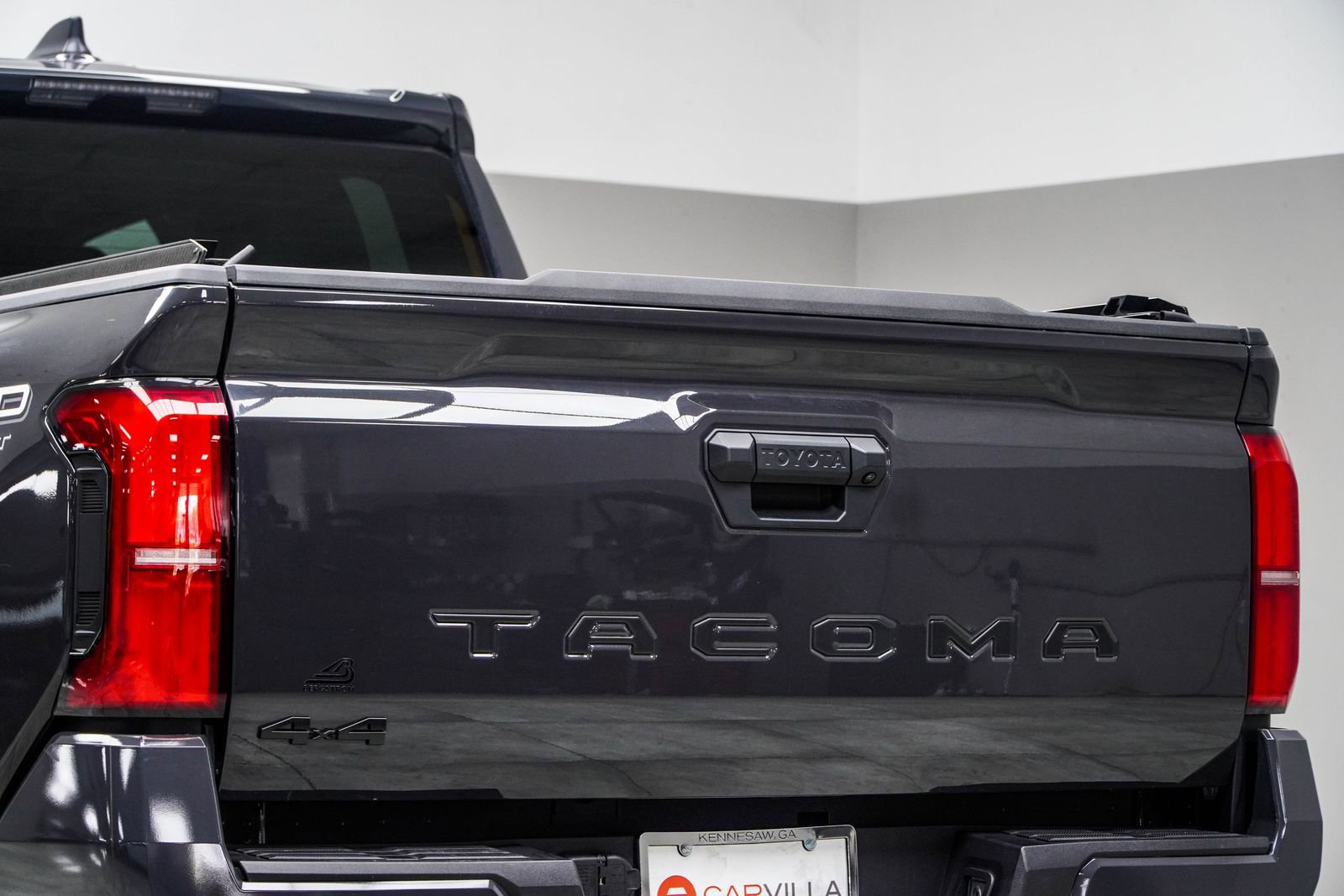 Used 2025 Toyota Tacoma TRD Sport AWD/4WD image 13