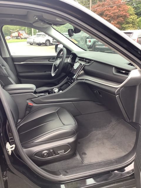 Certified 2023 Jeep Grand Cherokee Limited AWD/4WD image 25