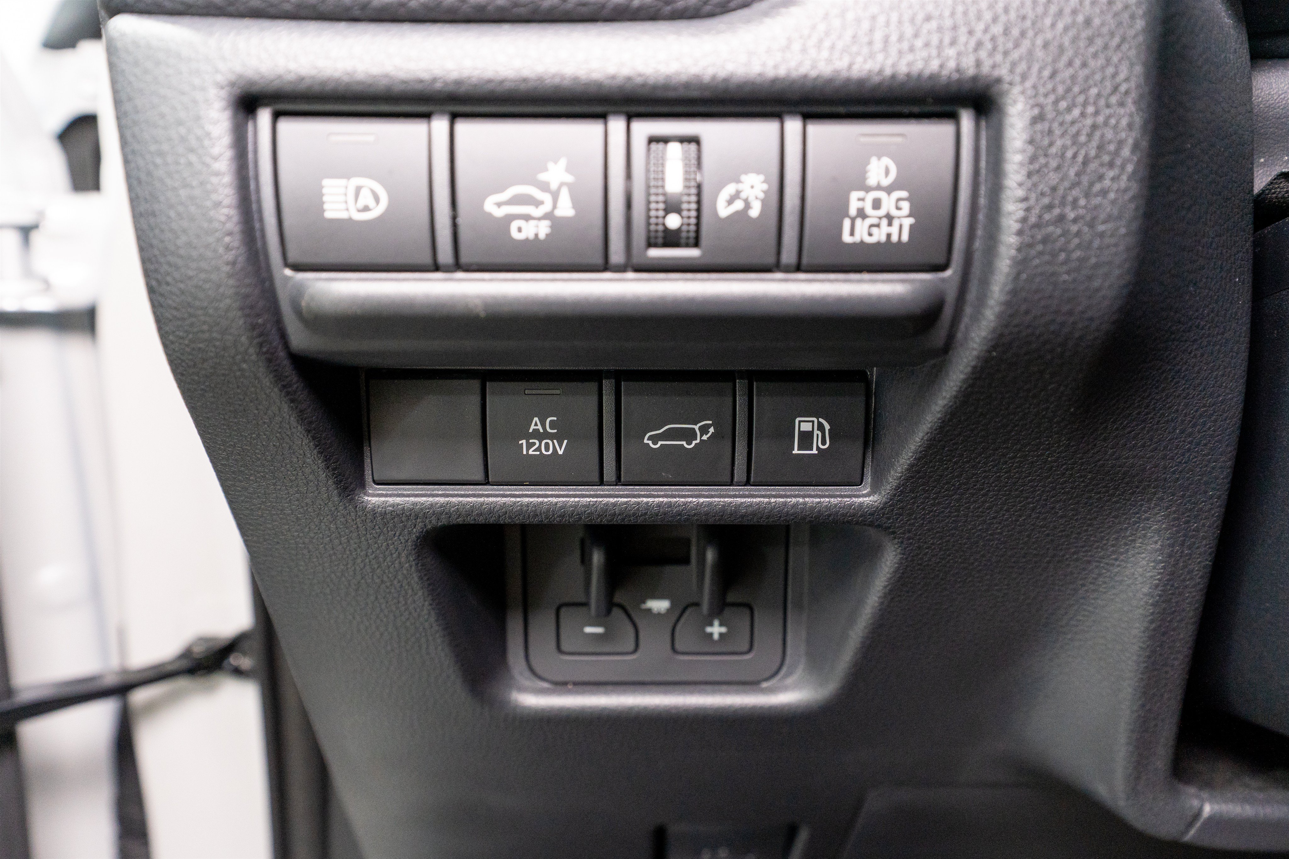 Used 2025 Toyota Land Cruiser w/ Premium Package AWD/4WD image 32