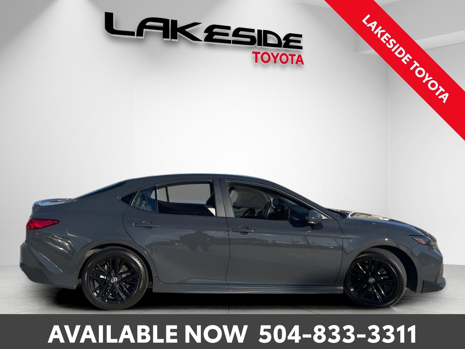 Used 2025 Toyota Camry SE image 7