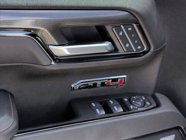 Used 2025 GMC Sierra 1500 AT4 w/ Technology Package AWD/4WD image 12