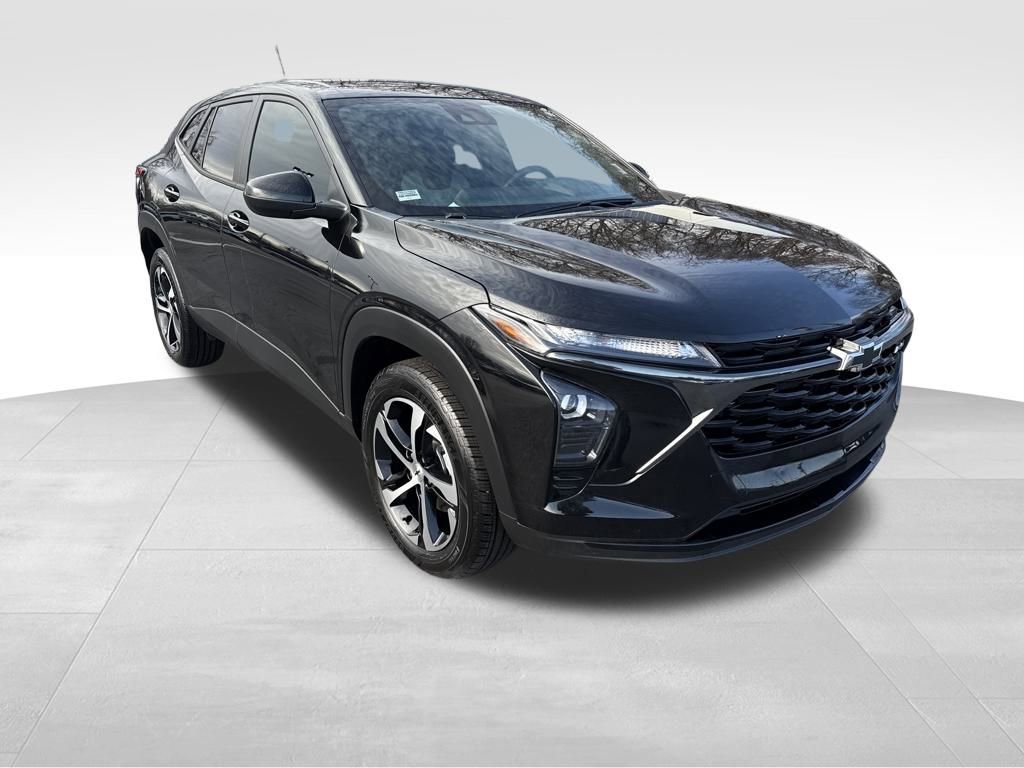 Used 2025 Chevrolet Trax RS w/ Driver Confidence Package image 7