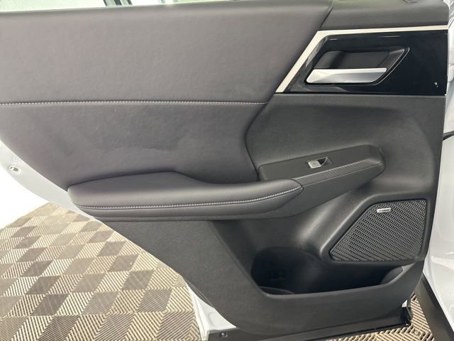 Used 2025 Mitsubishi Outlander SE image 21