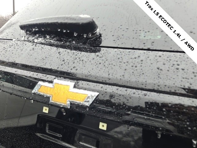 Used 2020 Chevrolet Trax LS w/ Tint and Cruise Package image 9