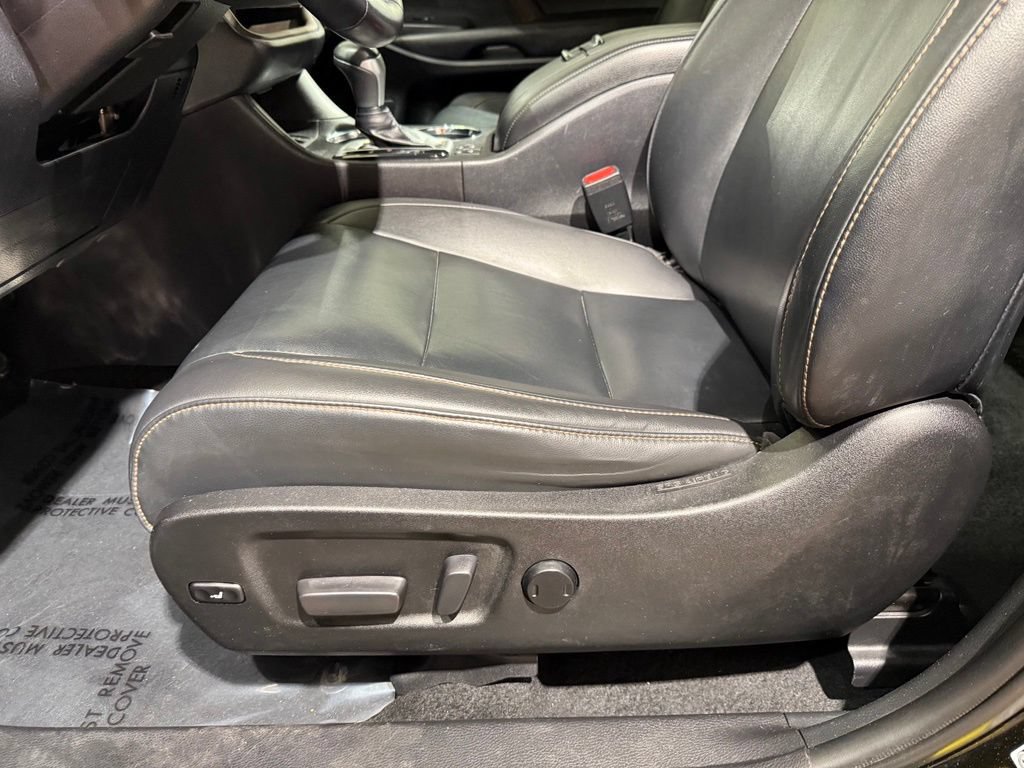 Certified 2019 Toyota Highlander XLE AWD/4WD image 14
