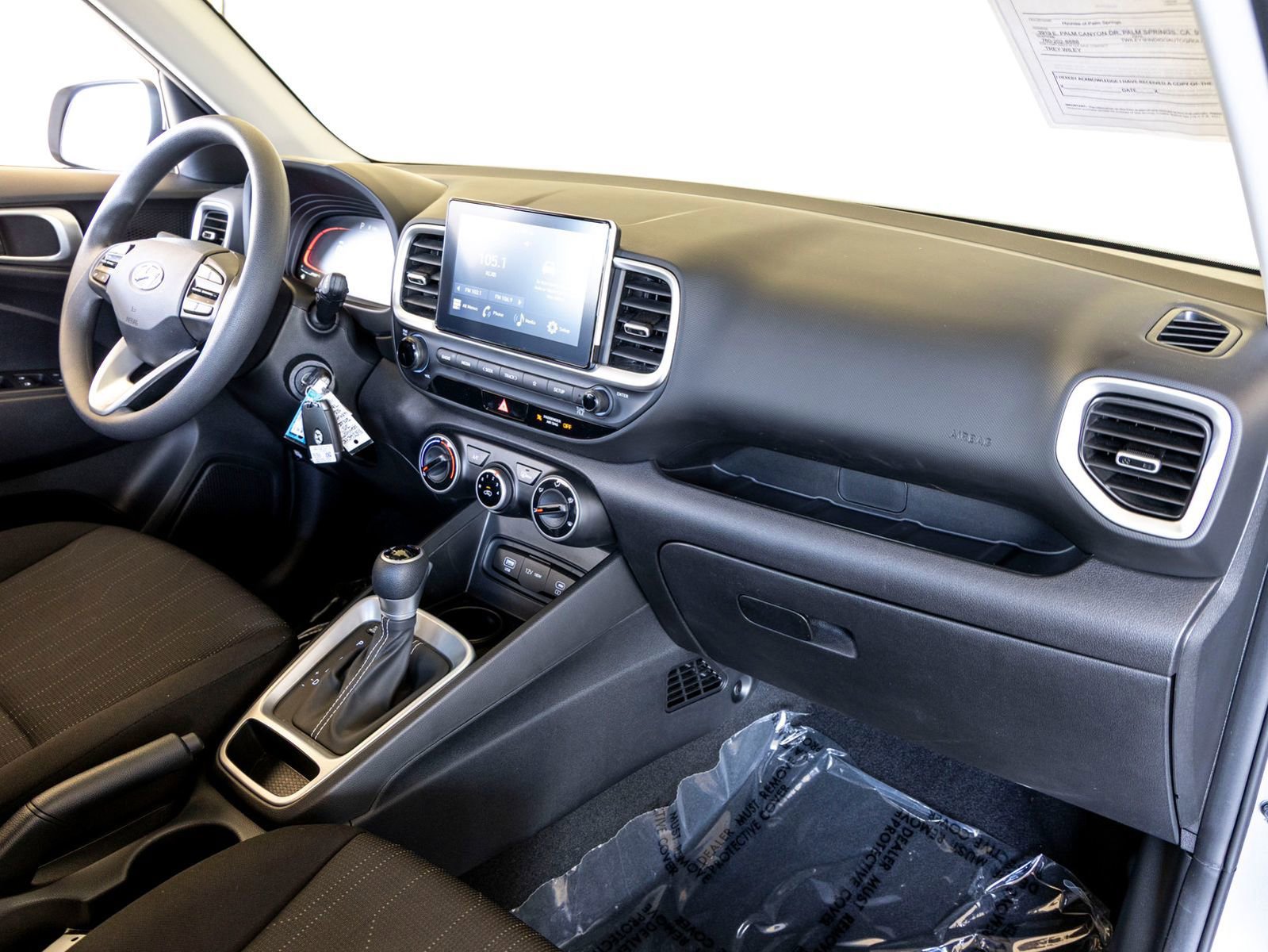 Used 2025 Hyundai Venue SE image 28