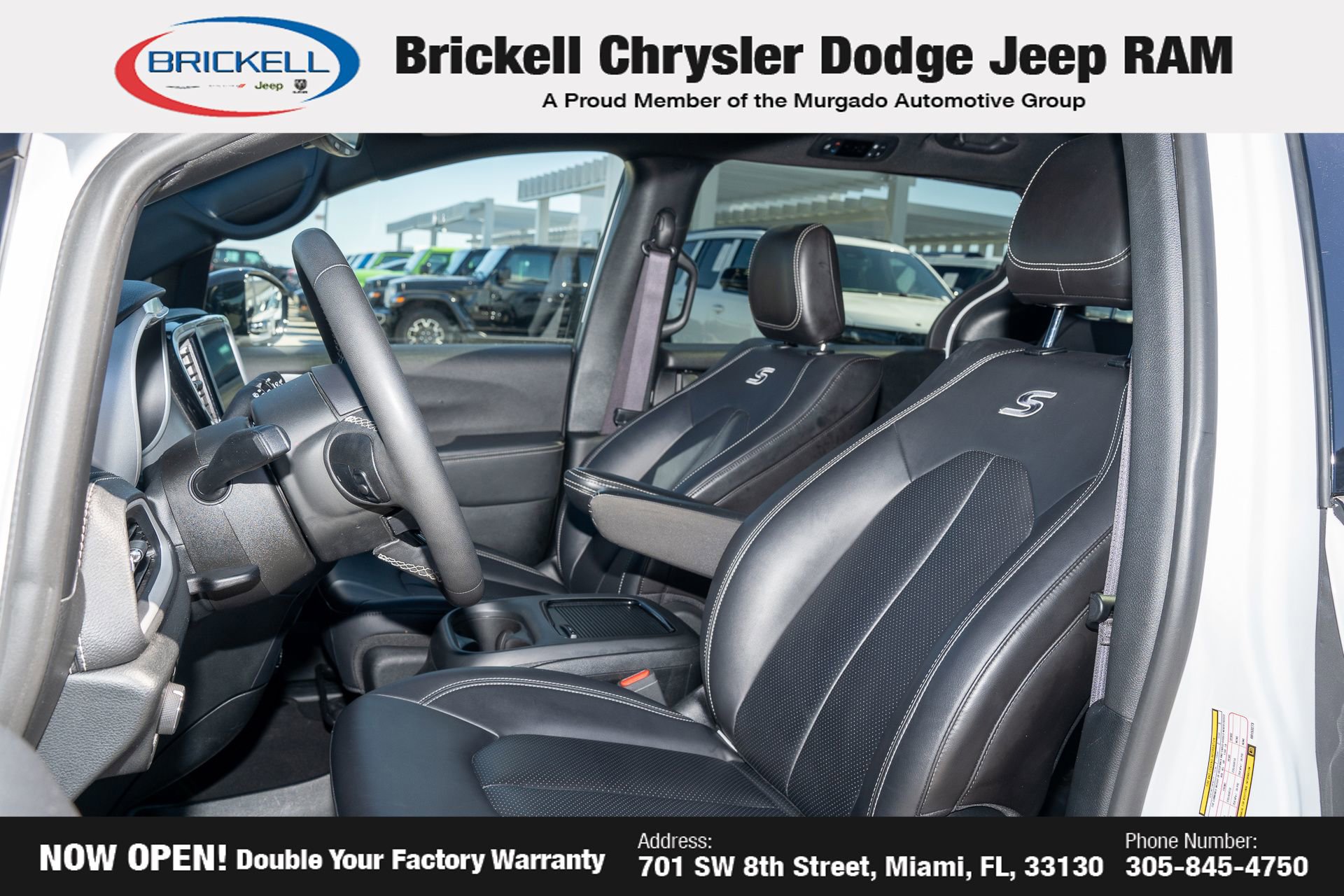 Used 2024 Chrysler Pacifica Limited FWD image 16